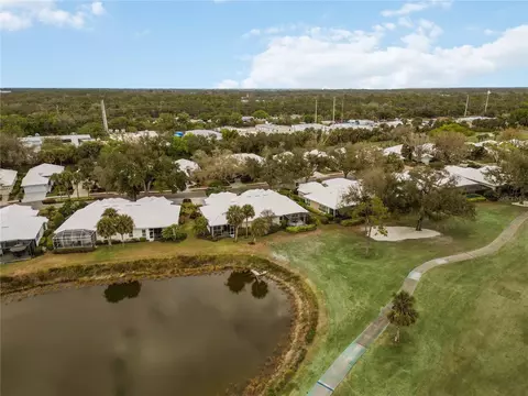 View/Area - 547 Fallbrook Dr, Venice, FL 34292 photo 2 of 26