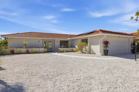 3 Dover Dr, Englewood, FL 34223
