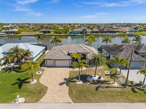 8242 Tracy Cir, Port Charlotte, FL 33981