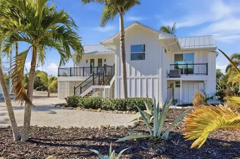 281 Bocilla Dr, Placida, FL 33946