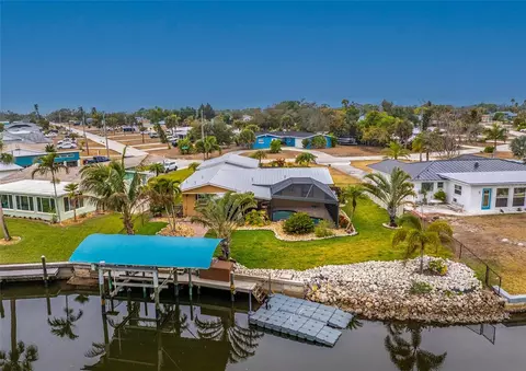 2186 Oyster Creek Dr, Englewood, FL 34224