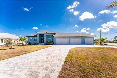 401 Albatross Rd, Rotonda West, FL 33947