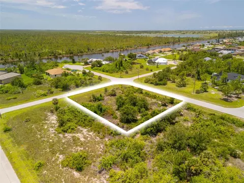 10536 St Paul Dr, Port Charlotte, FL 33981