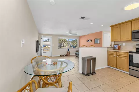 Dining - 960 Darwin Rd, Venice, FL 34293 photo 2 of 3