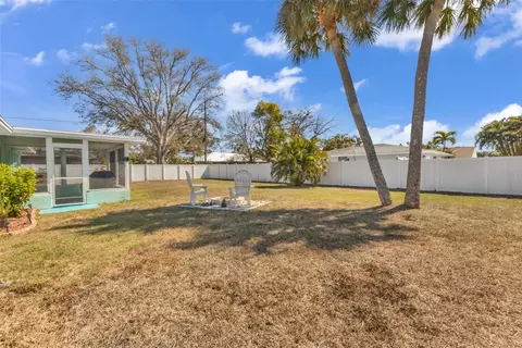 Exterior - 960 Darwin Rd, Venice, FL 34293 photo 7 of 10