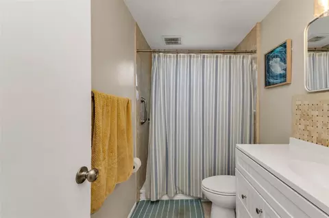 Bath - 960 Darwin Rd, Venice, FL 34293 photo 2 of 2