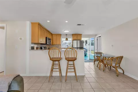 Dining - 960 Darwin Rd, Venice, FL 34293 photo 1 of 3