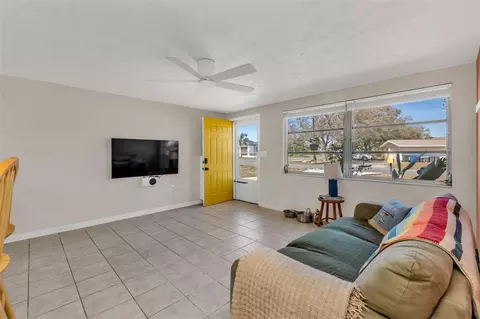 Living - 960 Darwin Rd, Venice, FL 34293 photo 1 of 1