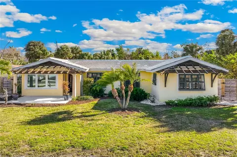 320 Gasparilla St, Boca Grande, FL 33921