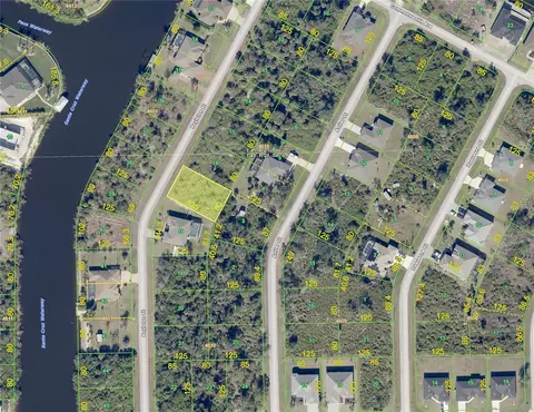 10008 Boylston St, Port Charlotte, FL 33981