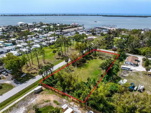 Pineapple Street, Englewood, FL 34223