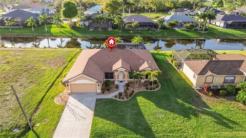 11 Medalist Cir, Rotonda West, FL 33947