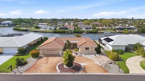 58 Windsor Dr, Englewood, FL 34223
