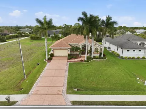 185 Rotonda Blvd E, Rotonda West, FL 33947