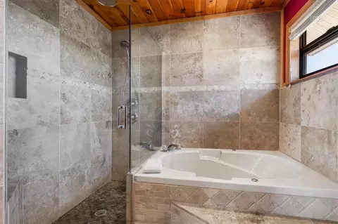 Bath - 51 Palm Dr, Placida, FL 33946 photo 4 of 5