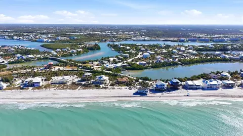 View/Area - 11 Bocilla Dr, Placida, FL 33946 photo 2 of 5