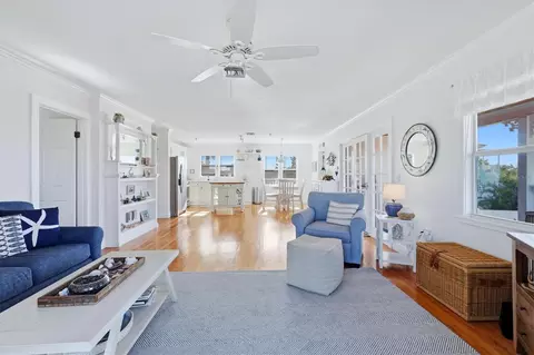 Living - 11 Bocilla Dr, Placida, FL 33946 photo 4 of 5