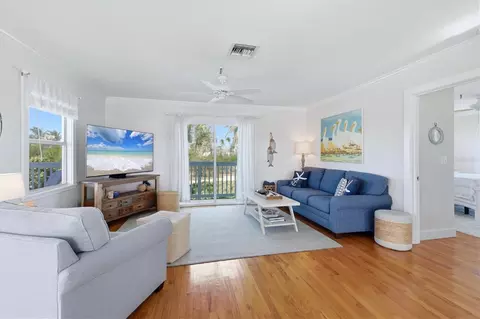 Living - 11 Bocilla Dr, Placida, FL 33946 photo 5 of 5