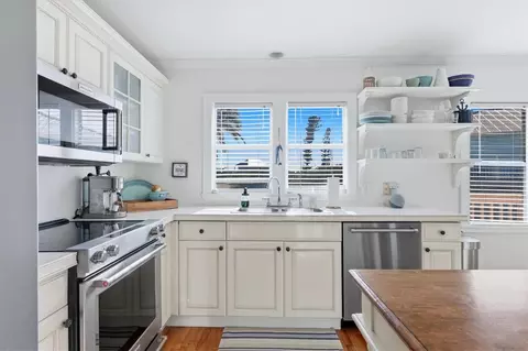 Kitchen - 11 Bocilla Dr, Placida, FL 33946 photo 4 of 4