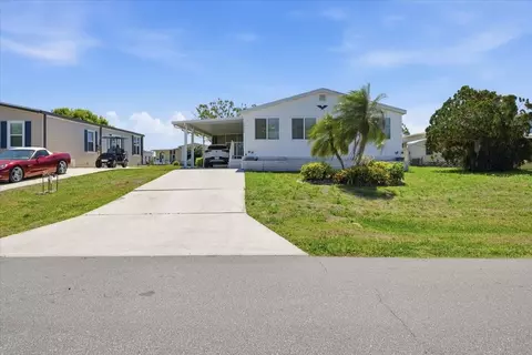 2727 Tanager Ln, Englewood, FL 34224