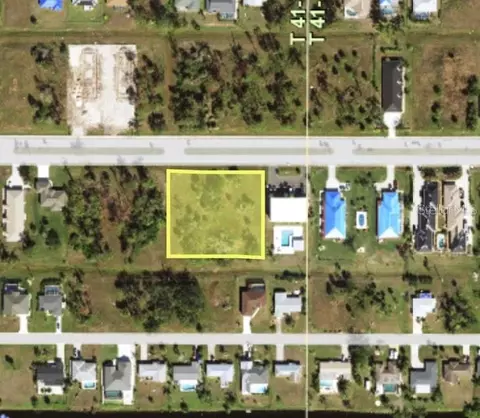 241 Rotonda Blvd W, Rotonda West, FL 33947