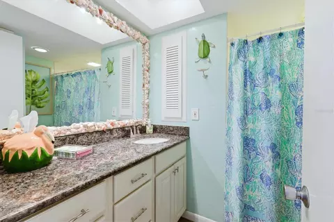 Bath - 7070 Placida Rd #1121, Placida, FL 33946 photo 1 of 2