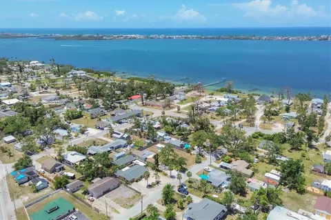 39 1st Ave, Englewood, FL 34223