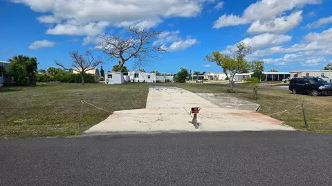 1464 Blue Heron Dr, Englewood, FL 34224