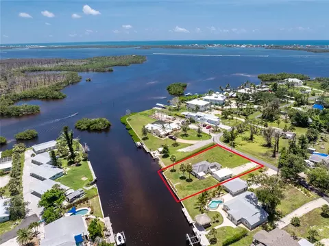 1899 Riverside Dr, Englewood, FL 34223