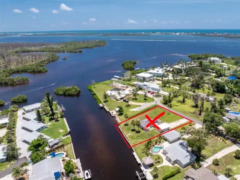 1899 Riverside Dr, Englewood, FL 34223