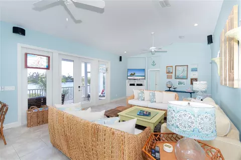 Living - 431 Kettle Harbor Dr, Placida, FL 33946 photo 2 of 3