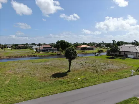 35 37 Tournament Rd, Rotonda West, FL 33947