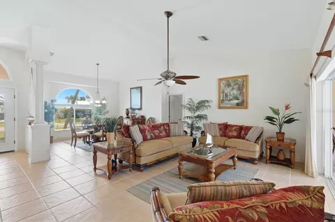 Living - 4150 Cape Haze Dr, Placida, FL 33946 photo 5 of 7