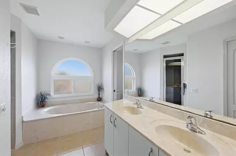 Bath - 4150 Cape Haze Dr, Placida, FL 33946 photo 1 of 3