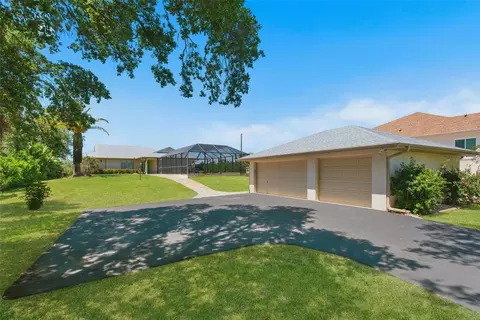 880 Lemon Bay Dr, Venice, FL 34293