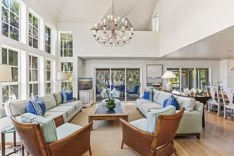 Living - 312 Baily St, Boca Grande, FL 33921 photo 2 of 5