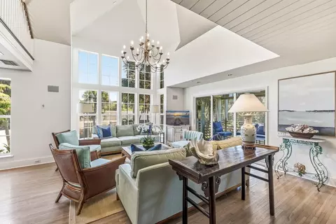 Living - 312 Baily St, Boca Grande, FL 33921 photo 3 of 5