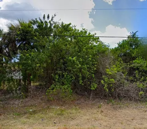 690 Lomond Dr, Port Charlotte, FL 33953