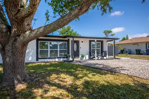 1050 Olympia Rd, Venice, FL 34293
