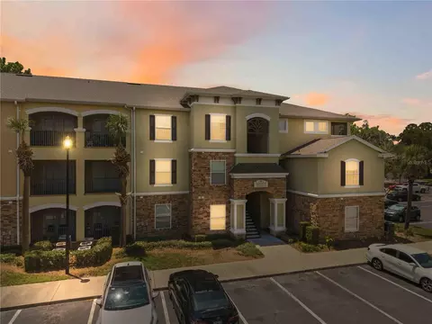 10201 Courtney Palms Blvd #204, Tampa, FL 33619