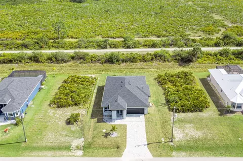 384 Baytree Dr, Rotonda West, FL 33947
