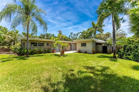 Exterior - 20 Spaniards Rd, Placida, FL 33946 photo 16 of 32