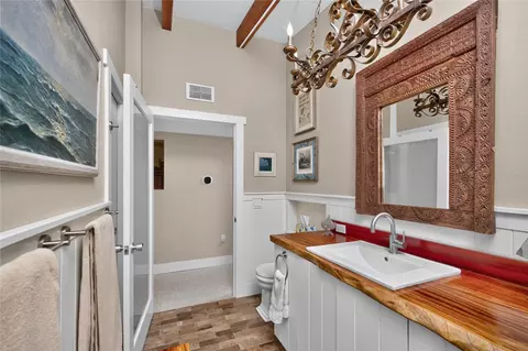 Bath - 20 Spaniards Rd, Placida, FL 33946 photo 4 of 5