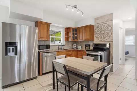 Kitchen - 14512 117th Ave, Largo, FL 33774 photo 3 of 3