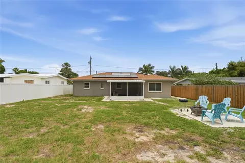 Exterior - 14512 117th Ave, Largo, FL 33774 photo 11 of 13