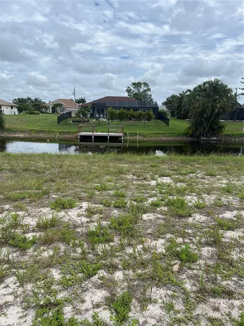 120 Mark Twain Ln, Rotonda West, FL 33947
