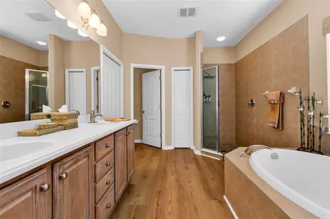 Bath - 11360 Dancing River Dr, Venice, FL 34292 photo 2 of 6
