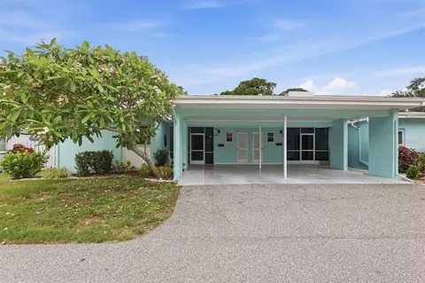 6283 Green View Cir S #102, Sarasota, FL 34231