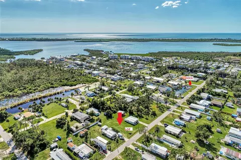 8225 Robert St, Englewood, FL 34224