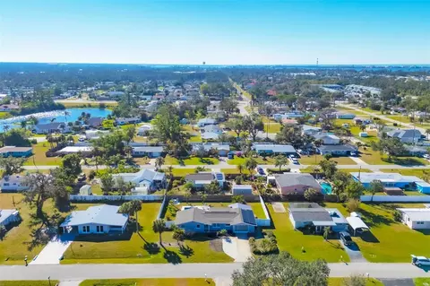 221 E Wentworth St, Englewood, FL 34223